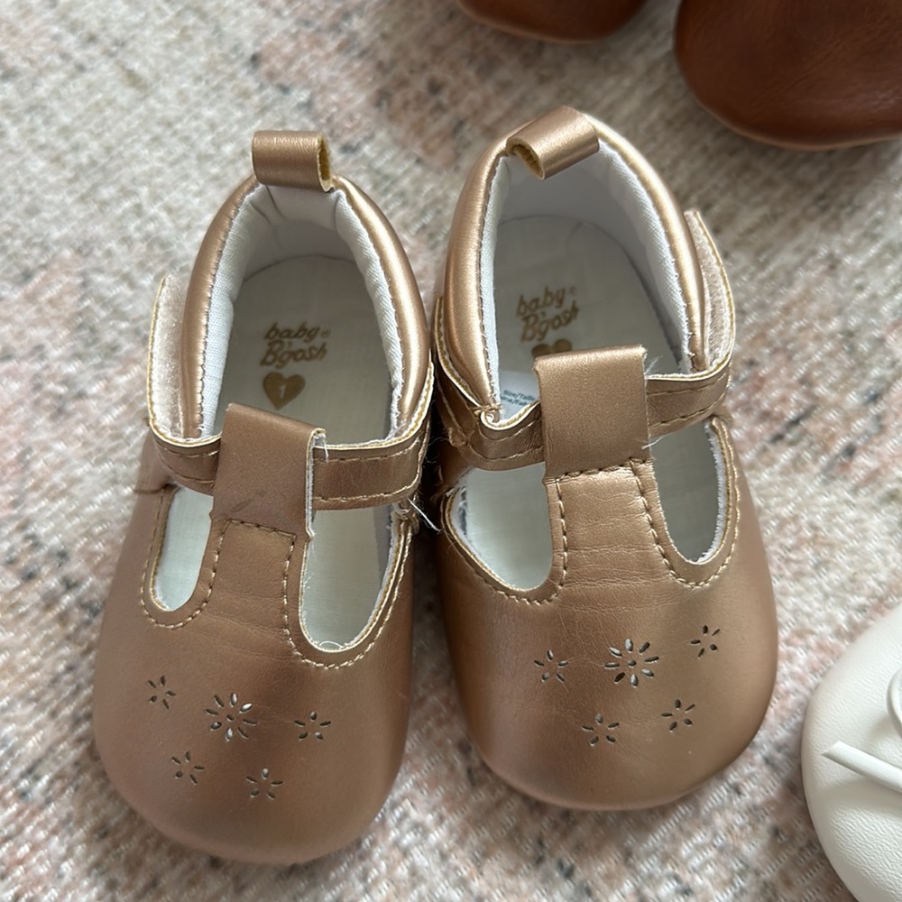 Infant shoe bundle - Picture 2 of 6